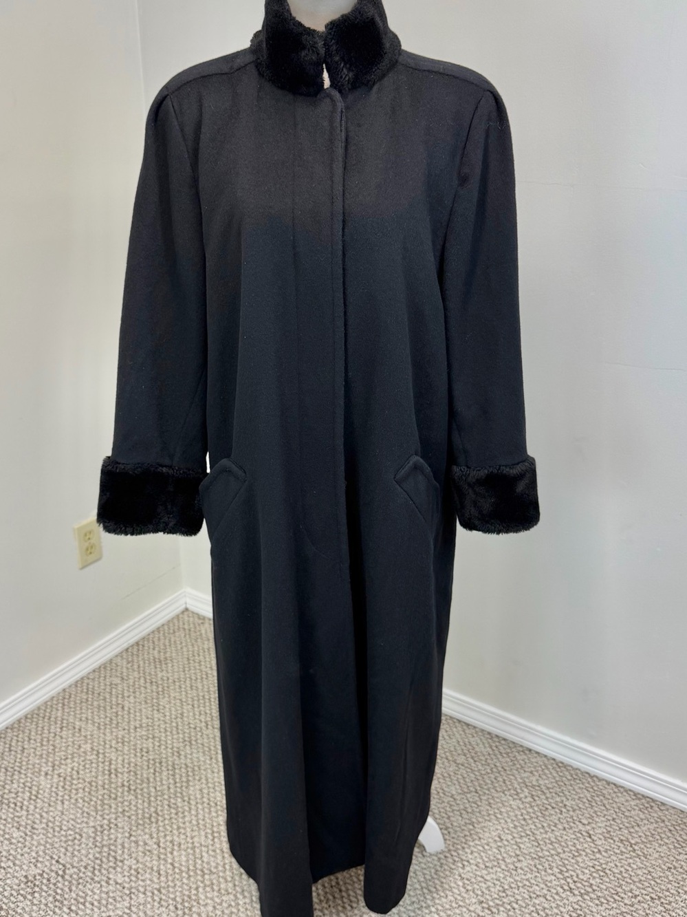 VTG Steve 2 by Searle Black Wool Maxi Coat Women 12 Faux Fur Trim Old Money USA